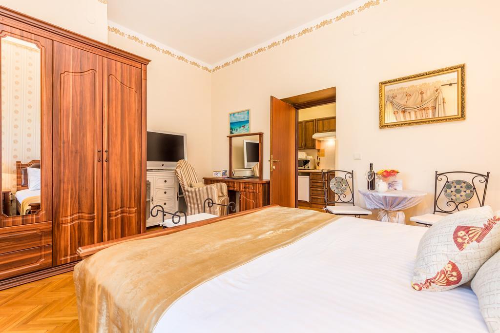 Villas Arbia - Margita Beach Hotel Banjol Exterior photo