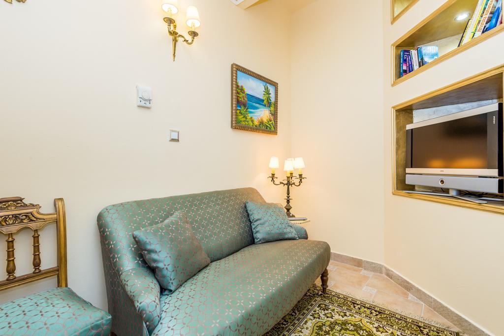 Villas Arbia - Margita Beach Hotel Banjol Exterior photo